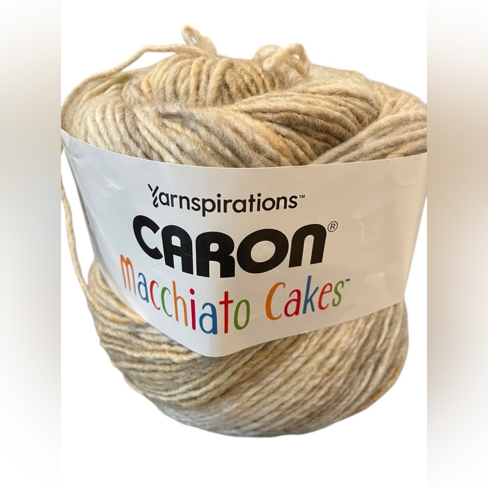 Caron Macchiato Cakes Yarn Neutral Color‎ #99010 Whisper 6.6 Oz Weight 5 Bulky
